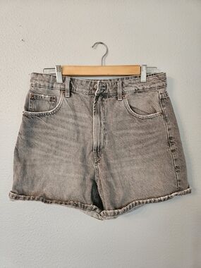 Zara Washed Gray High-Rise Denim Shorts. Size 8